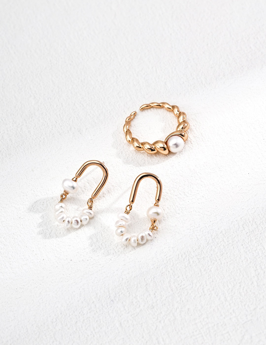 Natural Pearl Silver Hoop Earrings with Open Oval Design